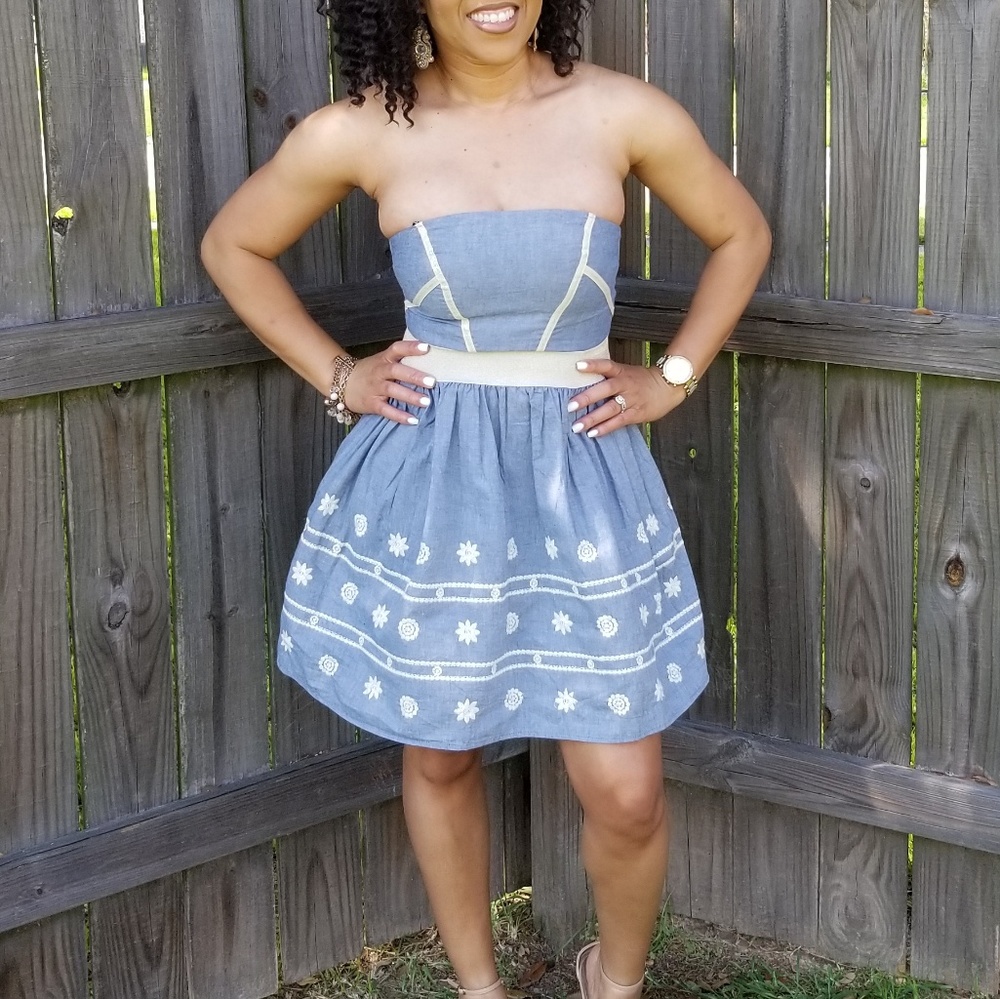 👗 Get into this Chambray like feel XOXO dress👗